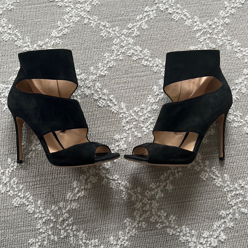Gianvito Rossi black cut out heels size 39.5